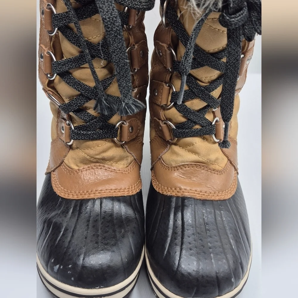 Sorel Black and Tan Winter Boots
